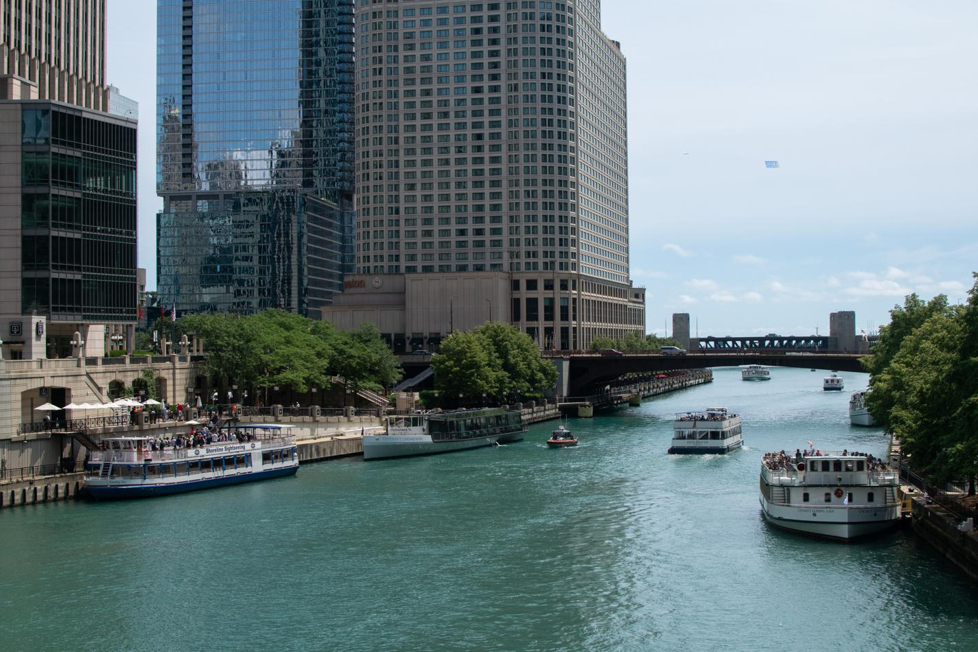 A view of boats in the Chicago riverwalk.