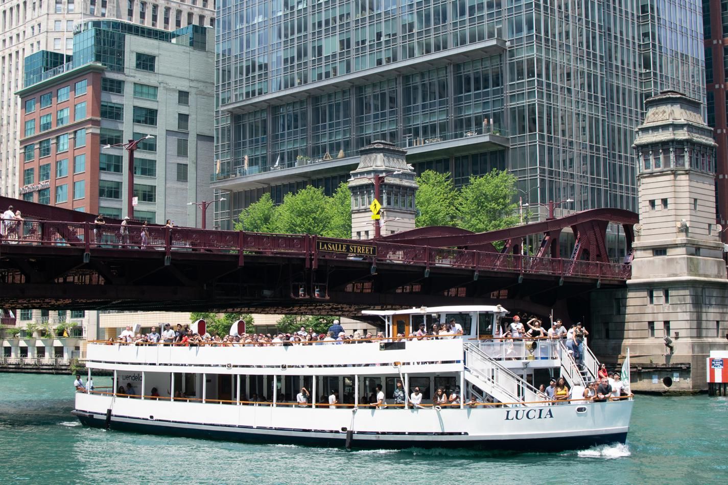 A view of boats in the Chicago riverwalk.